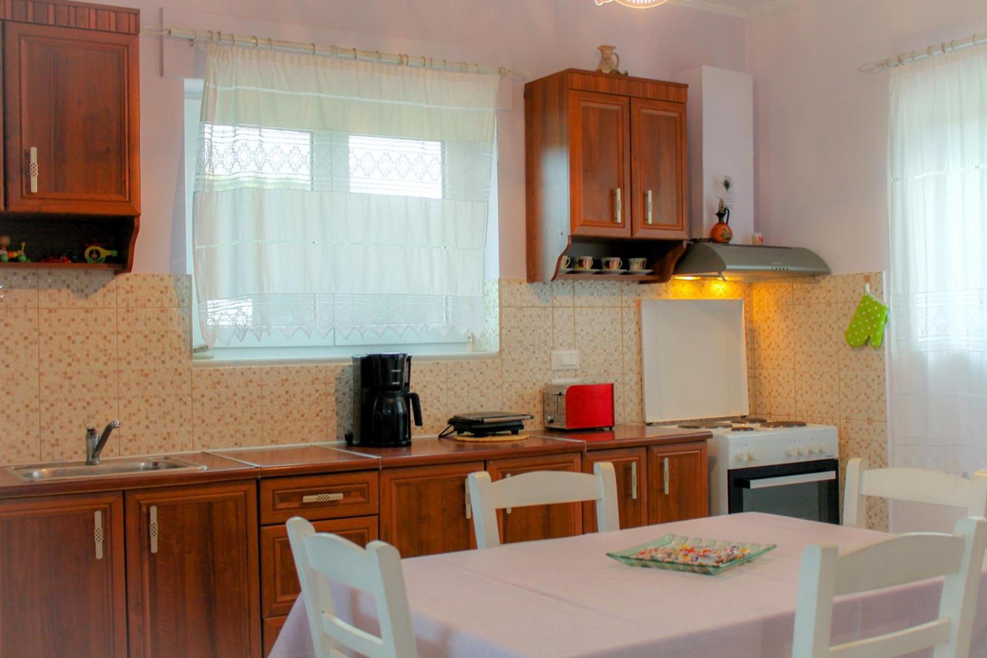 Sea Breeze Ena Apartment Korakokhórion Екстериор снимка