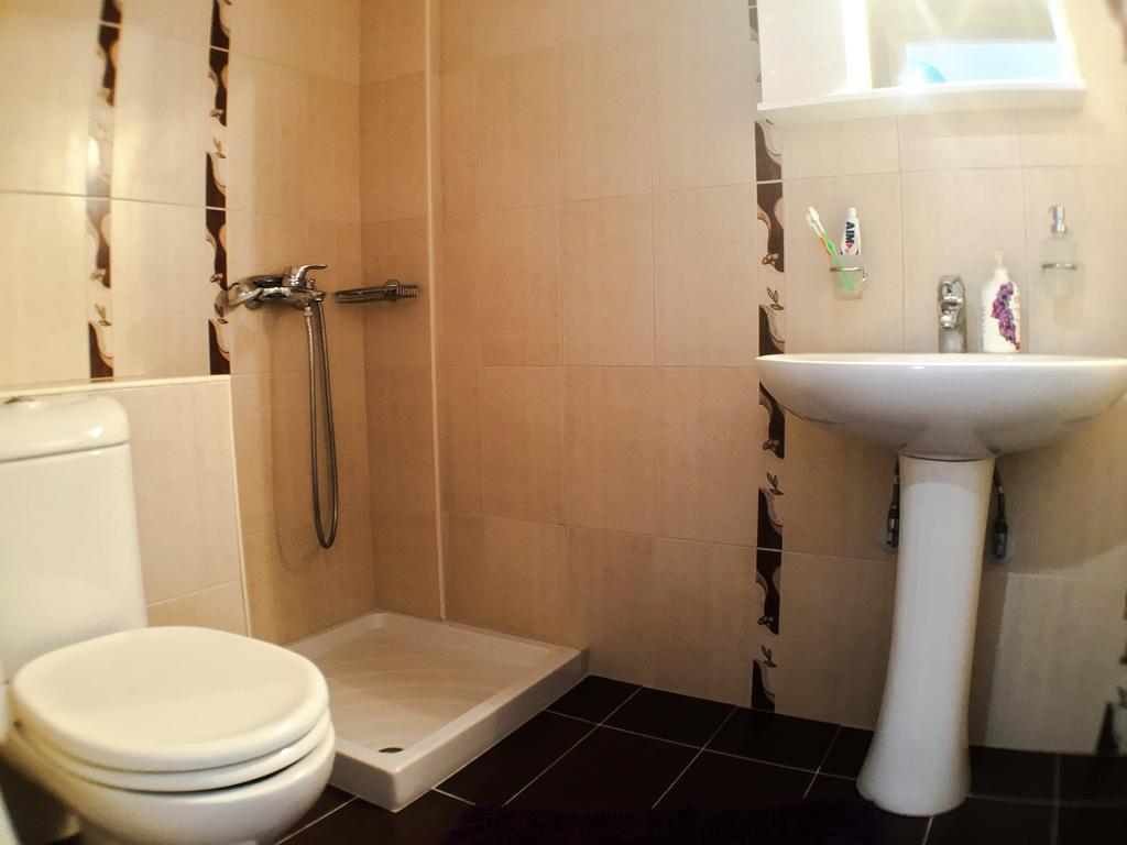 Sea Breeze Ena Apartment Korakokhórion Екстериор снимка