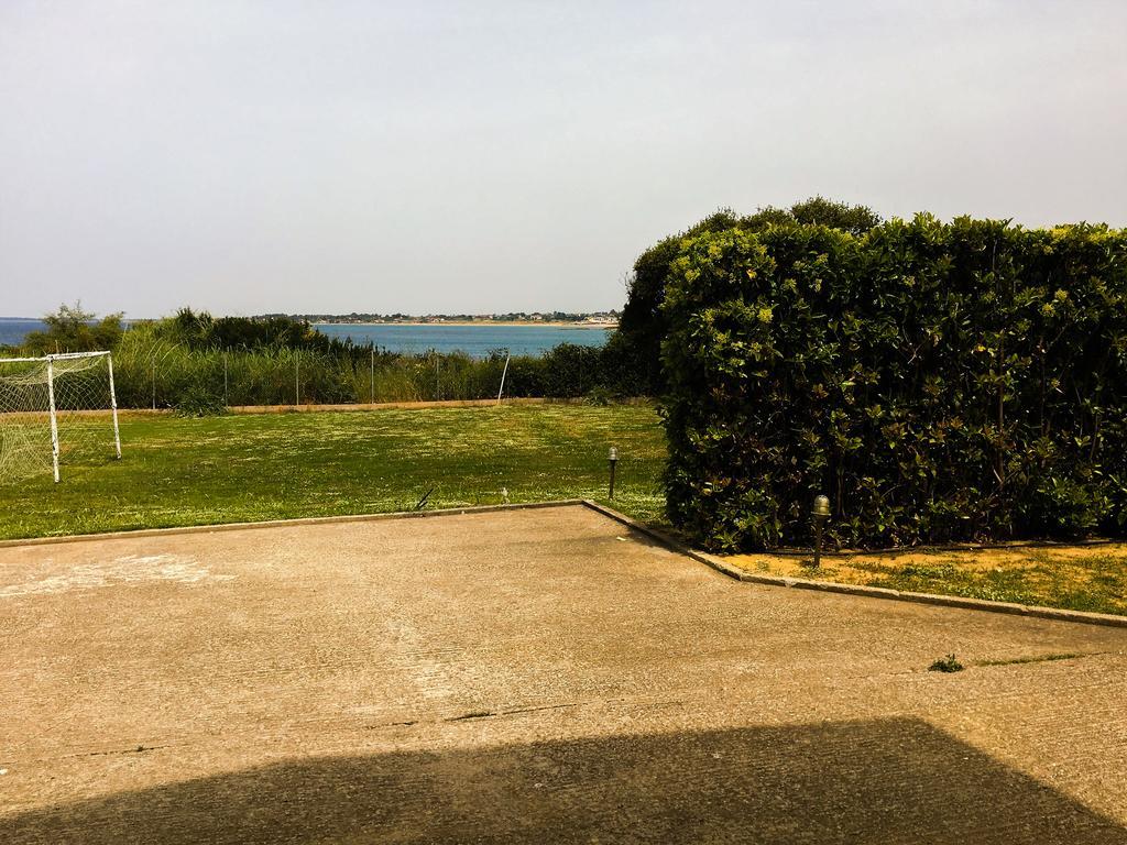 Sea Breeze Ena Apartment Korakokhórion Екстериор снимка