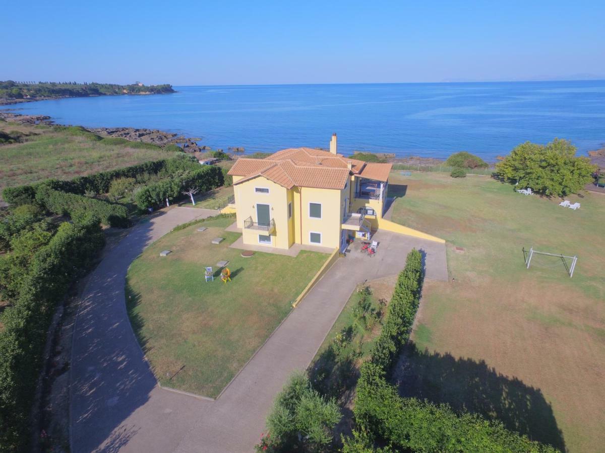 Sea Breeze Ena Apartment Korakokhórion Екстериор снимка